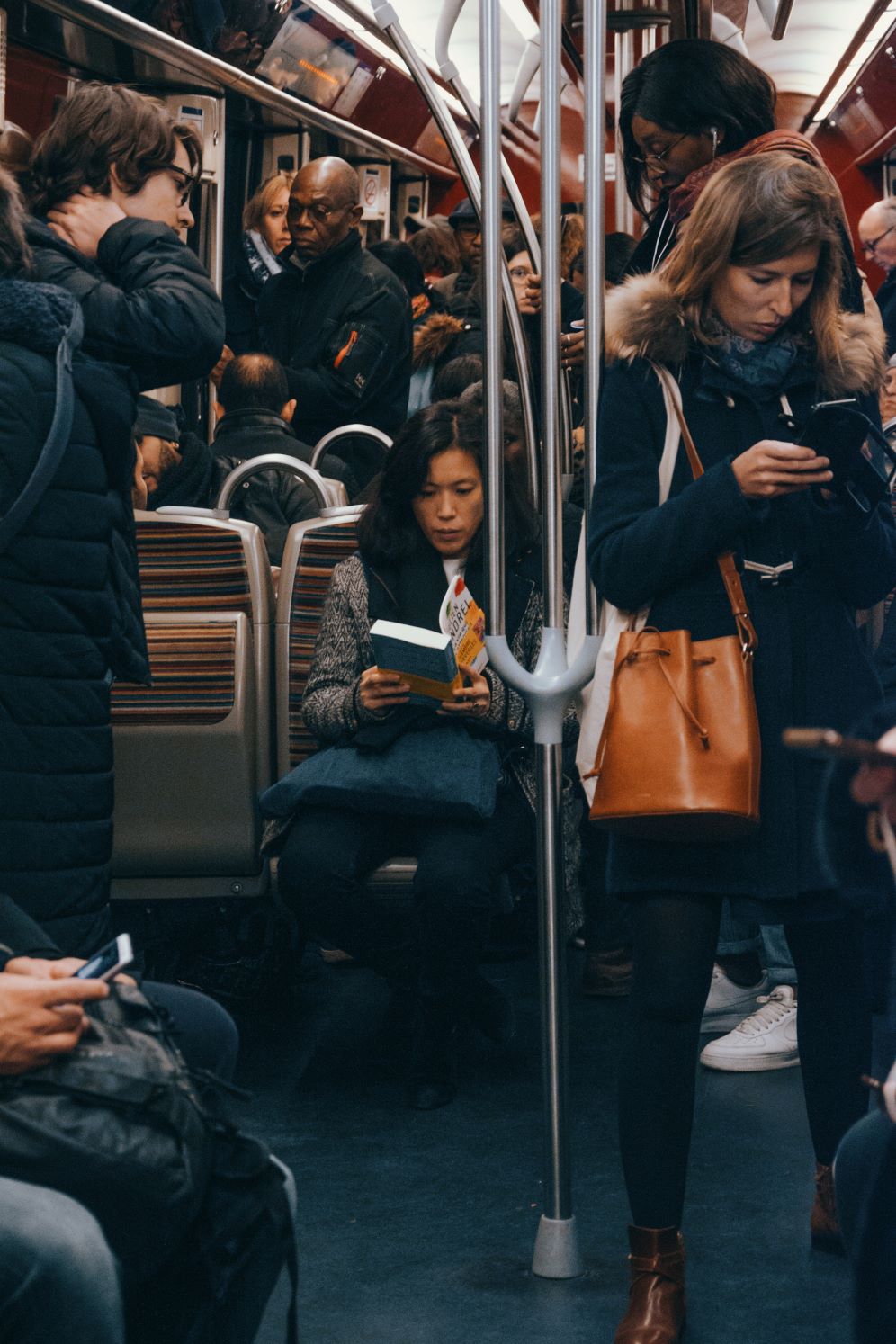 Enhancing commutes: the impact of Wifi in public transport
